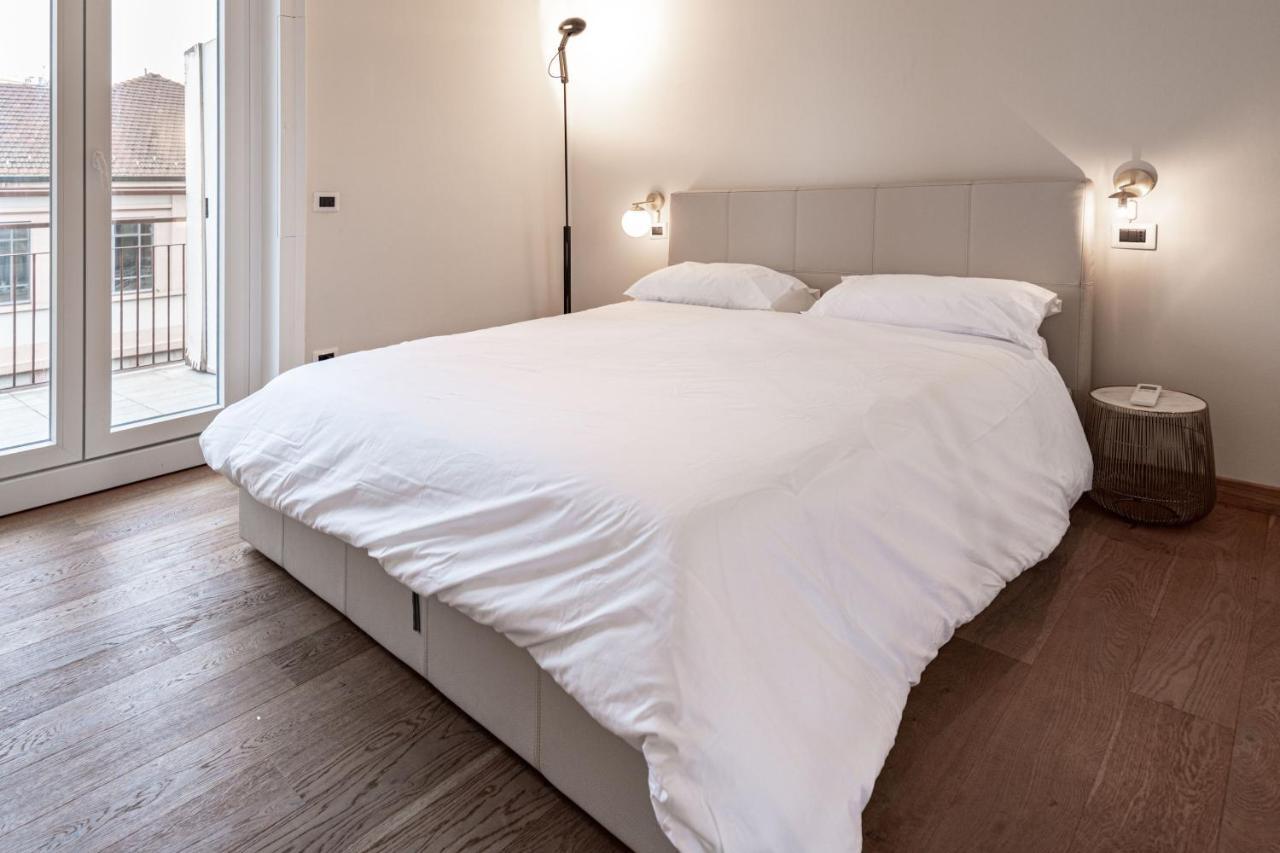 Appartamento Montello Livings, Exclusive Terrace And Skyline View Milano Esterno foto
