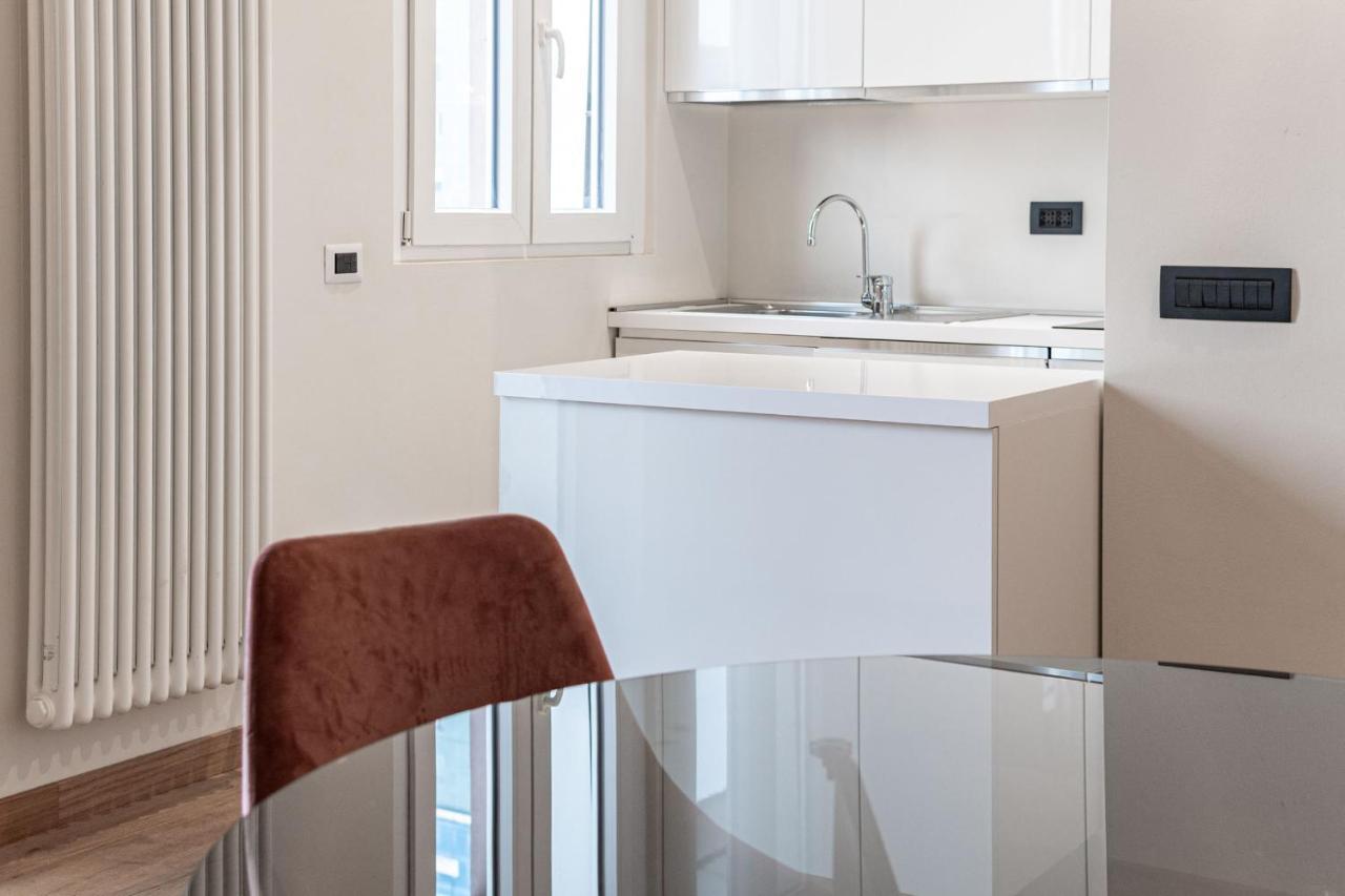 Appartamento Montello Livings, Exclusive Terrace And Skyline View Milano Esterno foto